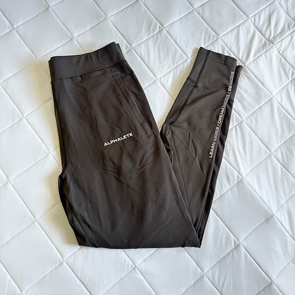 Alphalete joggers